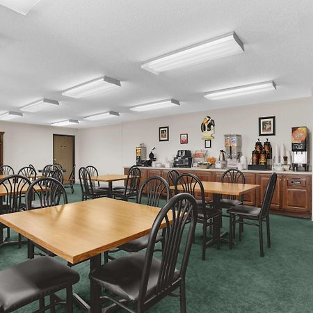 Super 8 By Wyndham Washington Ξενοδοχείο Εξωτερικό φωτογραφία