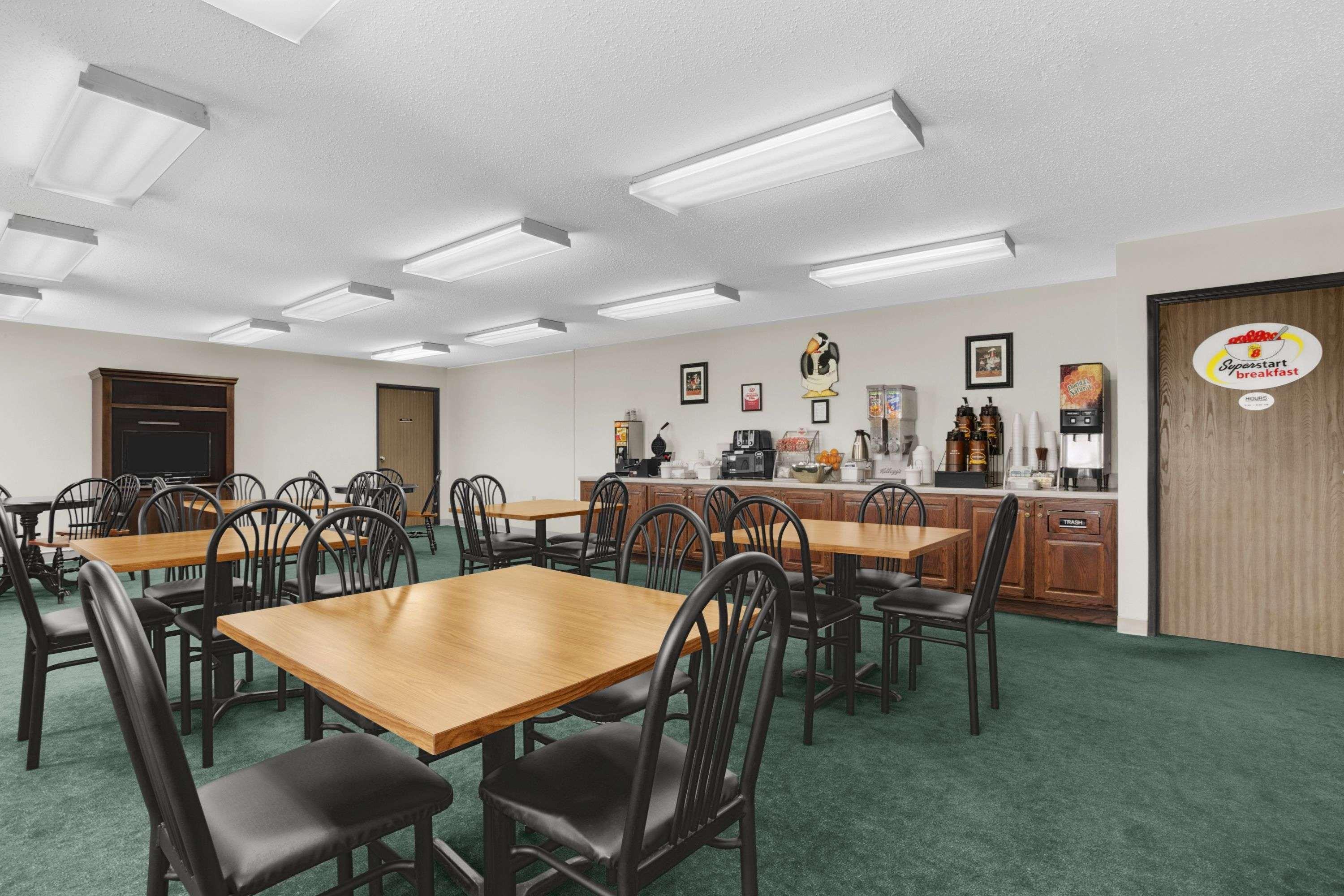 Super 8 By Wyndham Washington Ξενοδοχείο Εξωτερικό φωτογραφία